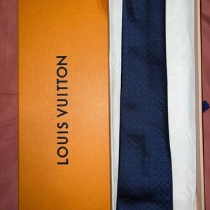 Mens Louis Vuitton tie